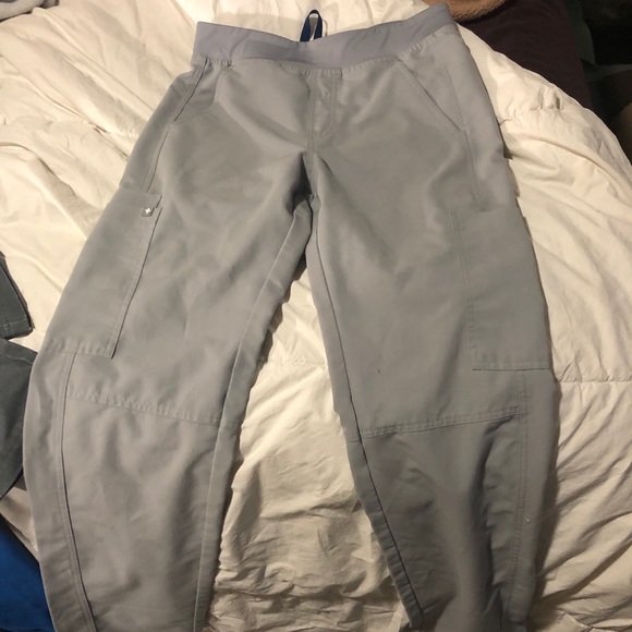 Men’s fig scrub bottoms